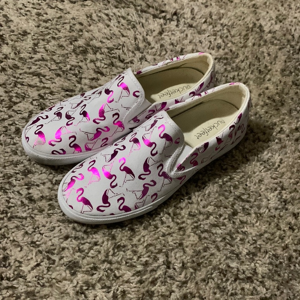 Bucketfeet pink flamingo slip ons